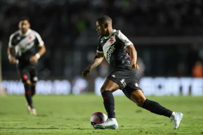 ЗМІ: київське Динамо цікавиться бразильським захисником