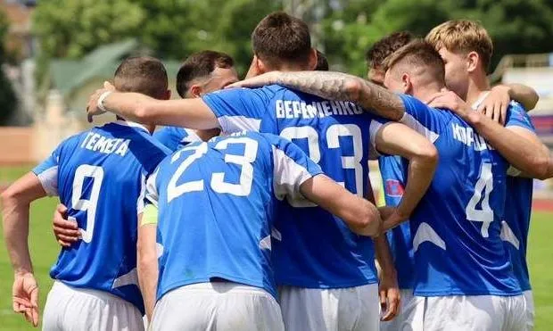 Фенікс-Маріуполь поступився Поділлю 0:1, хоча грав у більшості: відео голу та огляд матчу