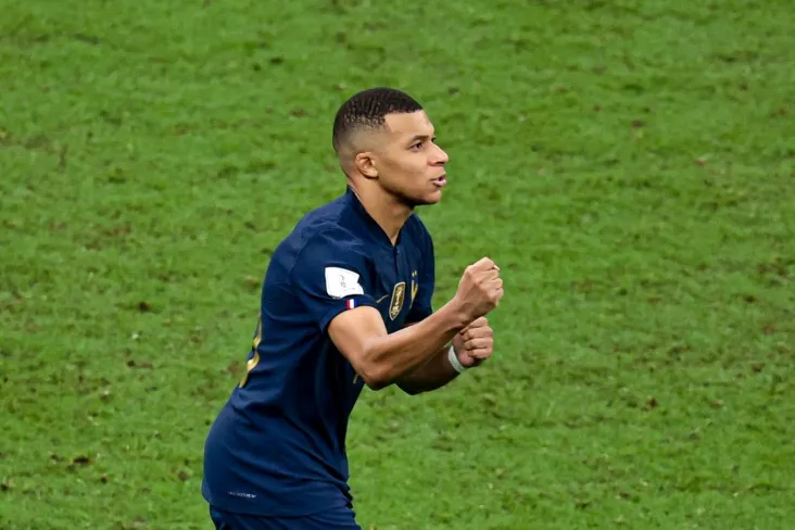 Форвард ПСЖ Кіліан Мбаппе прокоментував досягнення позначки 400 голів