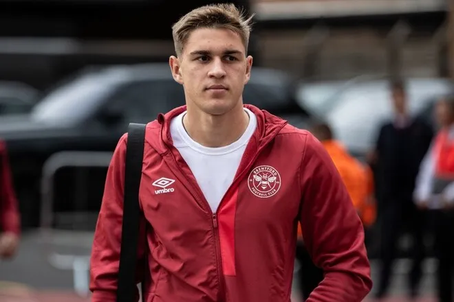 Англійський клуб офіційно викупив трансферні права на півзахисника збірної України