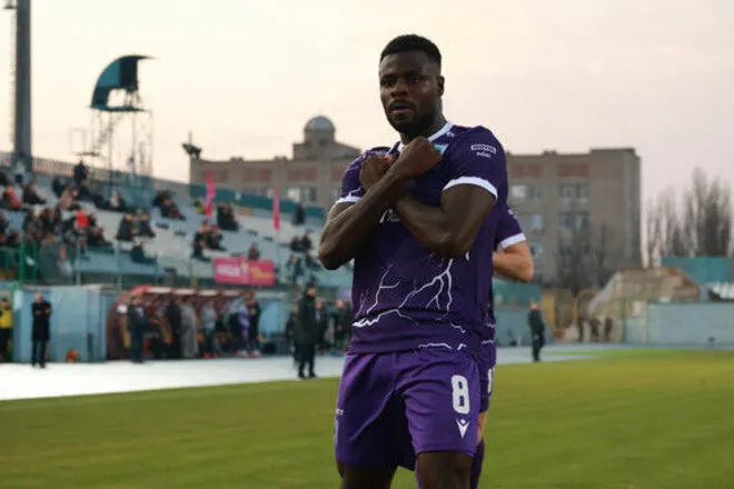 Розкрита вартість переходу форварда Проспера Оби до Шахтаря