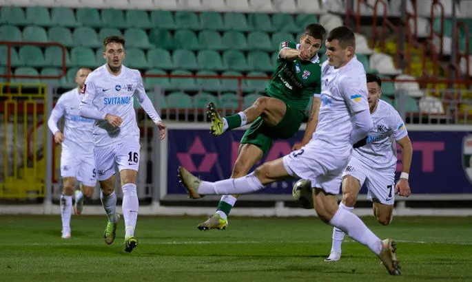 КДК УАФ покарав Колос за відмову йти в укриття та тренера Прикарпаття за образу арбітра