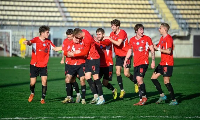Перша ліга: складний виїзд аутсайдера та головні матчі четверга — що дивитися