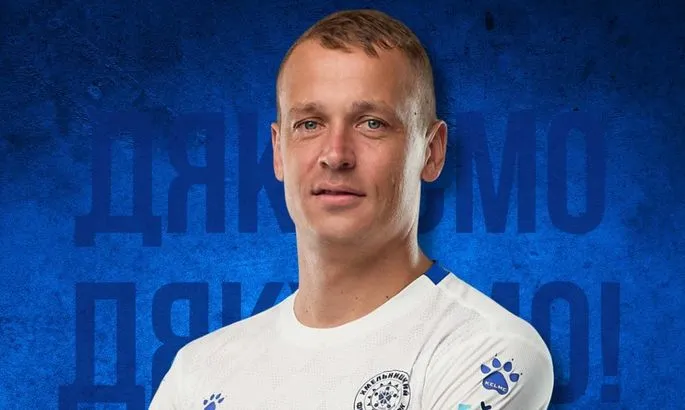 Клуб-аутсайдер Першої ліги розірвав контракти з двома футболістами