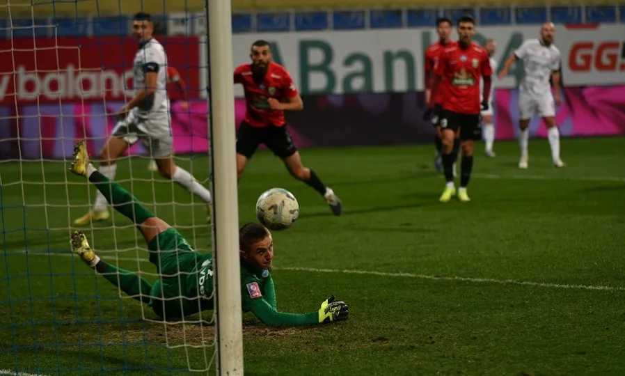 Пилип Будківський приніс перемогу Зорі, обірвавши виїзну суху серію Карпат