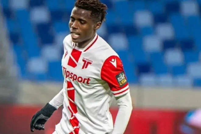 Шахтар націлився на 20-річного опорника з Нігерії, що виступає у Словаччині