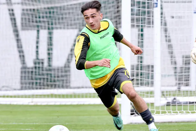 Джерело: молодий футболіст Руха може перейти до львівських Карпат