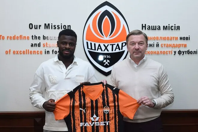 Донецький Шахтар презентував новачка з Нігерії: яскраві фото
