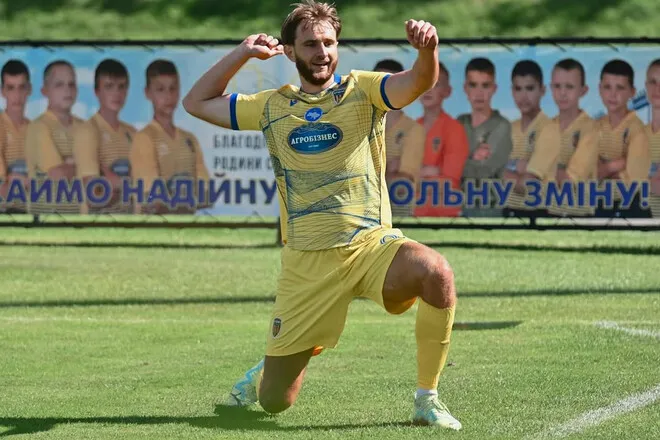Буковина підписала гравця УПЛ і топ-бомбардира: розкриті зарплати новачків