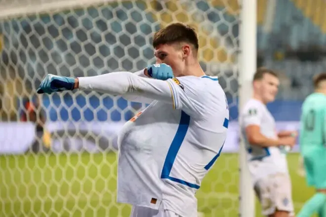 Скандальний новачок Динамо покинув табір киян і вирушив за межі України