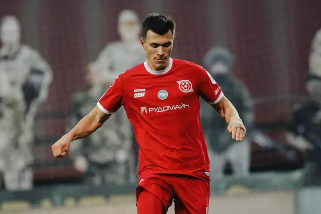 Розкрито умови контракту: яку зарплату та великий бонус ЛНЗ запропонував Твердохлібу