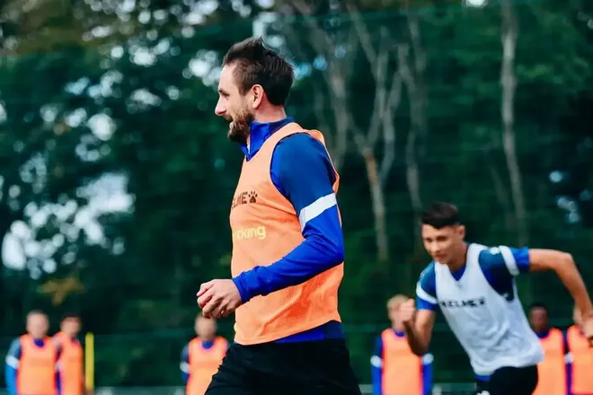 Новачок УПЛ розірвав контракт з екс-футболістом Шахтаря, клуб залишили ще двоє