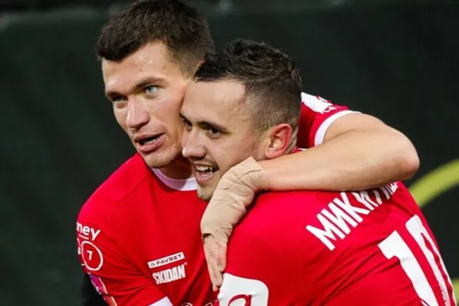 Кривбас звернувся до Твердохліба і Микитишина після їхніх трансферів у ЛНЗ Черкаси