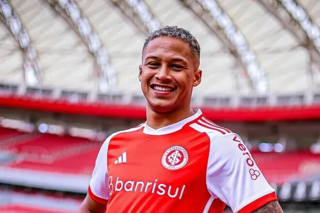 Три клуби змагаються за гравця київського Динамо — піде як вільний агент