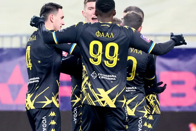 Карпати націлились на масовий трансфер гравців Руха, але є конкуренція