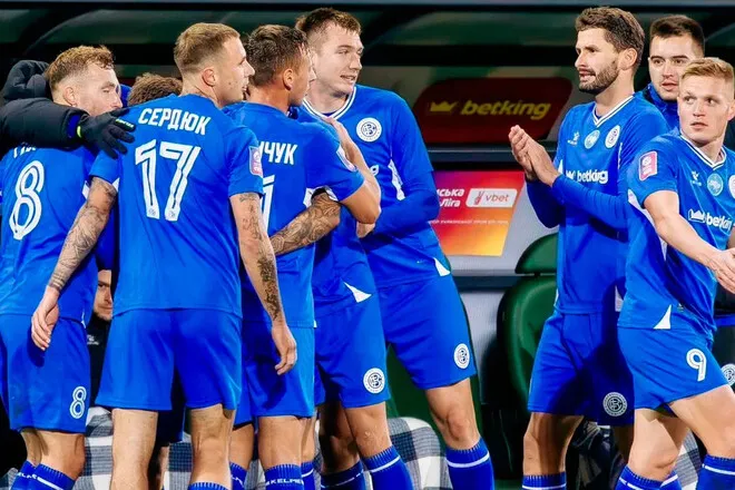 Клуб УПЛ отримав за один день одразу дві зарплати