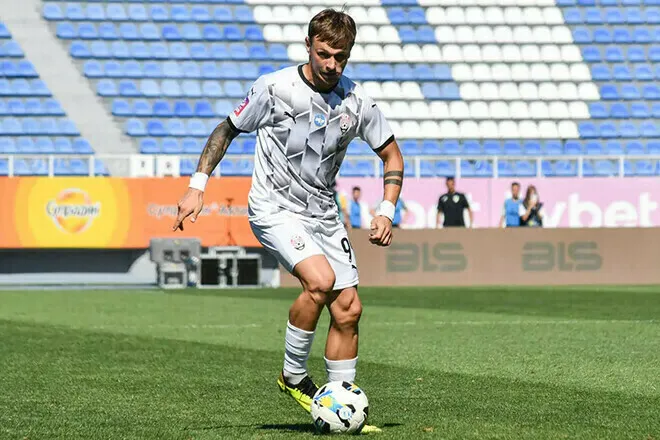 Скрипник відправив двох гравців Зорі до дубля, клуб вирішує їхню подальшу долю