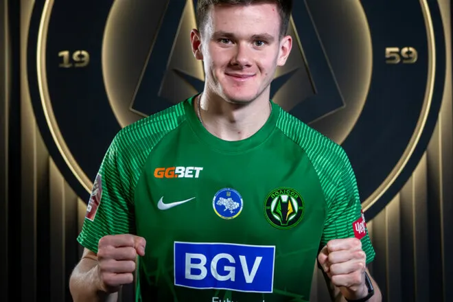 Сума трансферу Краснопіра: скільки Полісся перерахувало Карпатам?