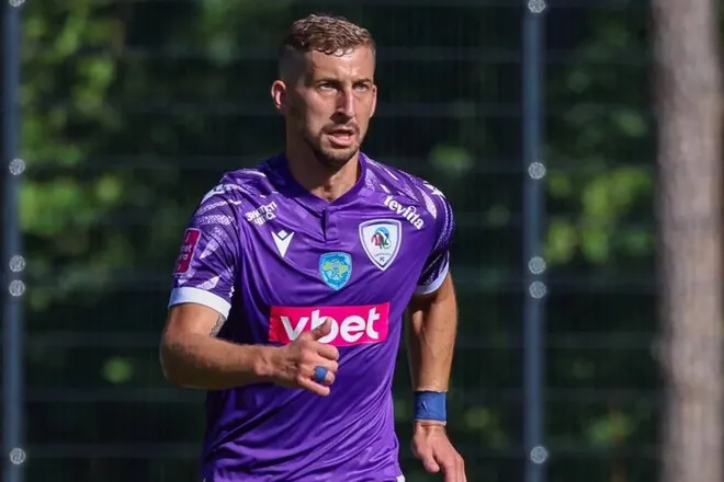 Офіційно: лідер УПЛ розірвав контракти з двома гравцями