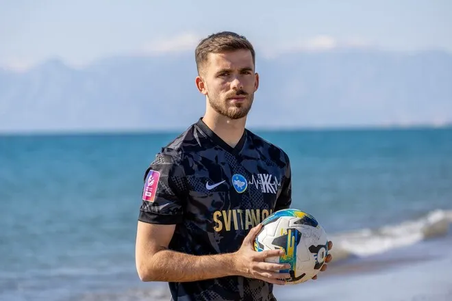 Офіційно: Колос підписав нападника з досвідом виступів за кордоном