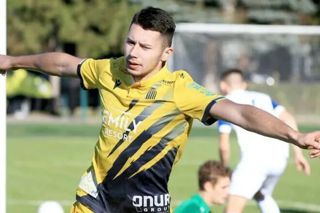 Український футболіст, який виїхав з країни, відмовився коментувати київське Динамо