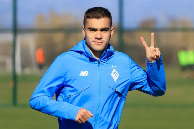 20-разовому чемпіону запропонували купити українського футболіста Динамо