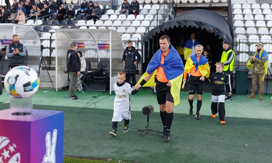 Олександр Корнійко оновив власний рекорд за кількістю матчів серед асистентів арбітрів