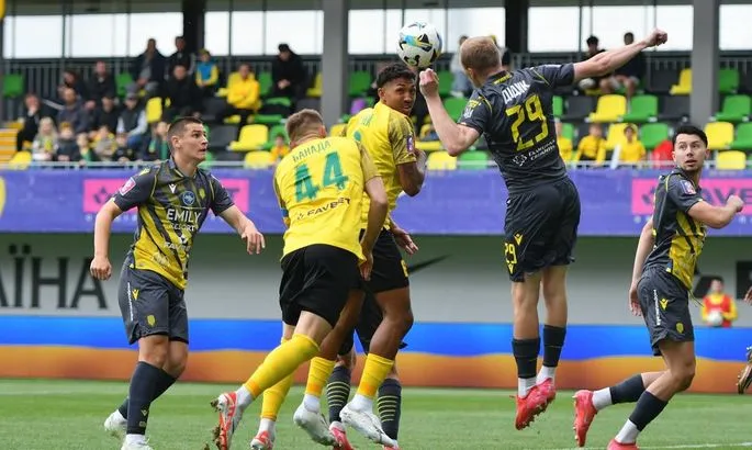 Один із лідерів Першої ліги підписав захисника та півзахисника в гонитві за вихід до УПЛ