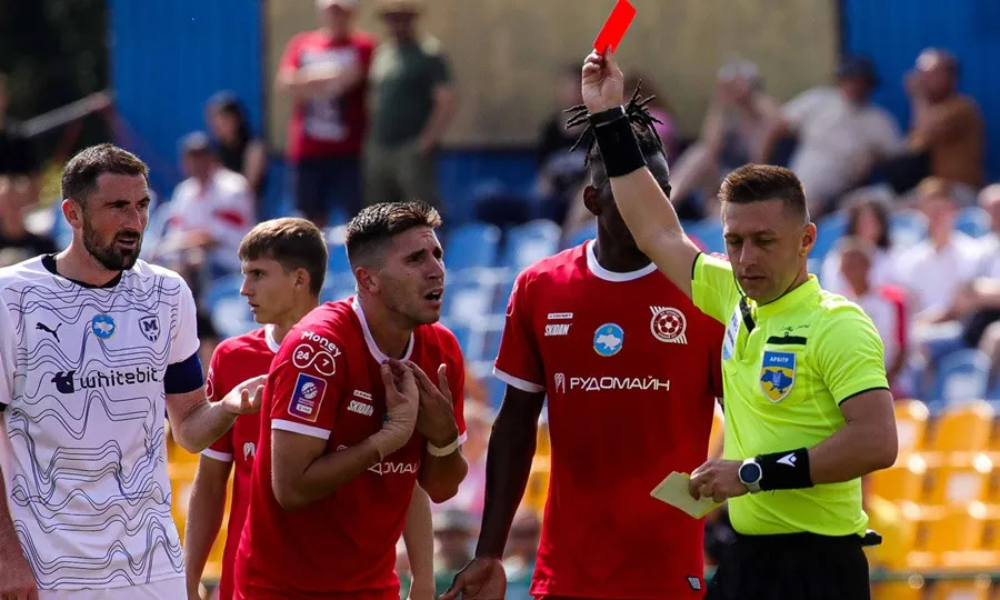 Кривбас наближається до топ-4 історії УПЛ за кількістю червоних карток