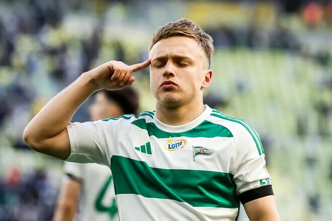 Контрактний півзахисник Динамо Київ зіткнувся з проблемами у Європі