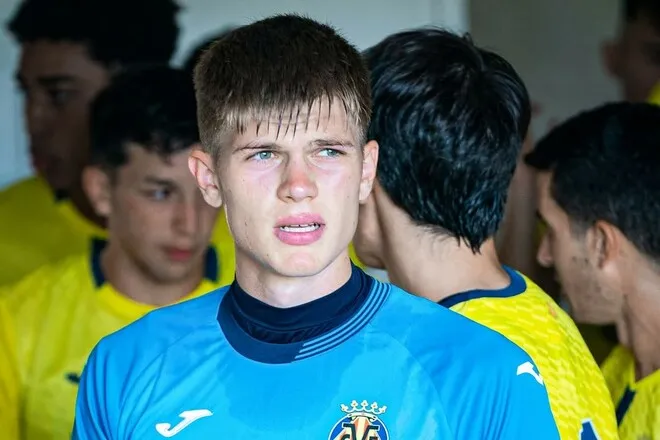 Голкіпер, яким цікавиться Динамо Київ, відмовився повертатися в Україну