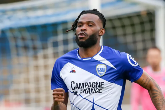 У Київського Динамо зірвався трансфер: форвард не поїде в Україну через війну