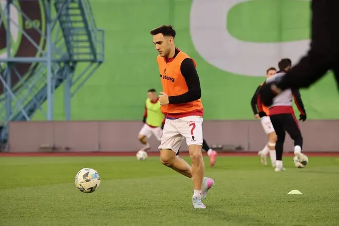 Скандал УПЛ: футболіст втік за кордон, клуб ризикує втратити мільйони