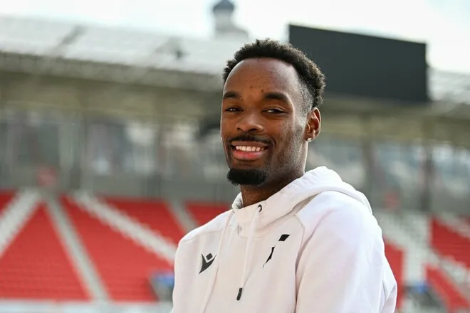 Скандальний легіонер лідера УПЛ відмовляється повертатися до розташування команди