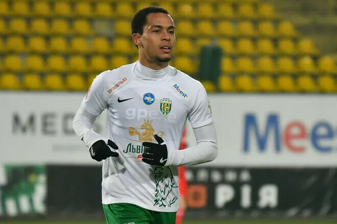 ЗМІ: топ-футболіст УПЛ більше не хоче виступати в Україні