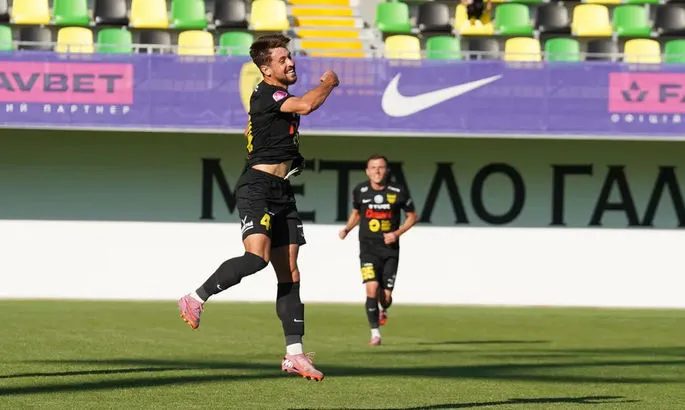 Півзахисник Буковини поділився деталями незвичного святкування другого гола у матчі з Вікторією