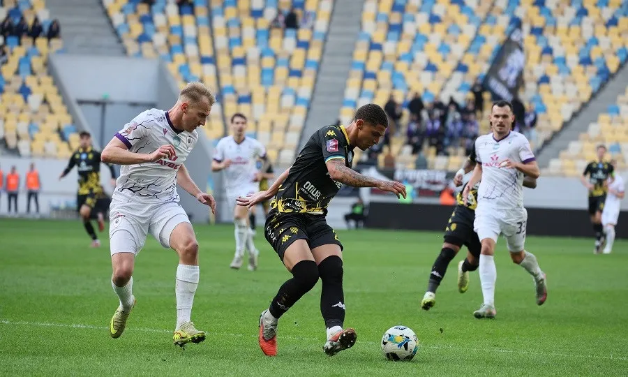 ЛНЗ проявив характер: шоста перемога над Рухом у семи зустрічах