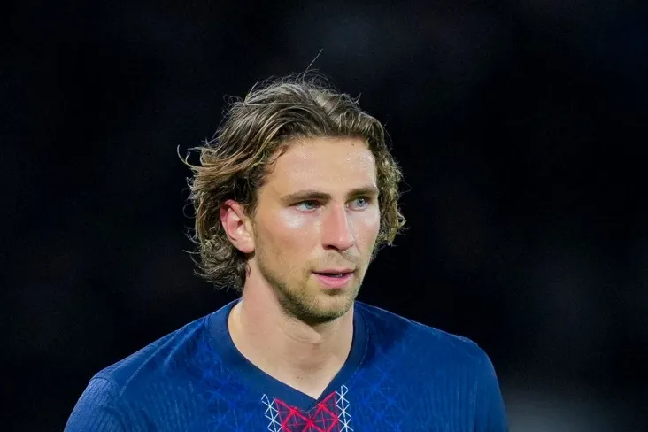 Сабо розкритикував Забарного після матчу зі Швецією: захисник у жахливому стані