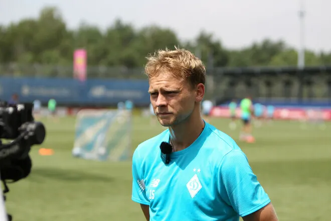 Талановитий футболіст Динамо Київ вважає, що зараз йому краще покинути клуб