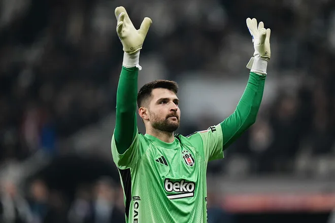 Турецькі ЗМІ: Туран хоче бачити основного голкіпера Бешикташа в Шахтарі