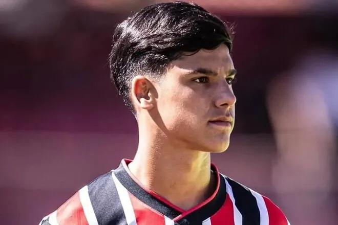 Шахтар і Баєр Леверкузен полюють на трансфер талановитого бразильського захисника