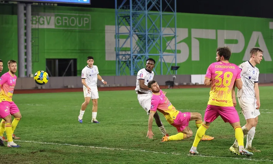 Футболіст Полтави встановив новий рекорд сезону за кількістю єдиноборств у захисті
