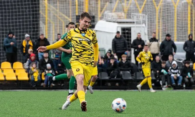 Чернігів обіграв Ниву Тернопіль 1:0: гол і змарнований пенальті — відеоогляд матчу