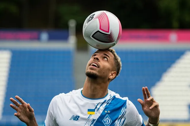 Півзахисник, який належить Динамо Київ, відсторонений від матчів і тренувань