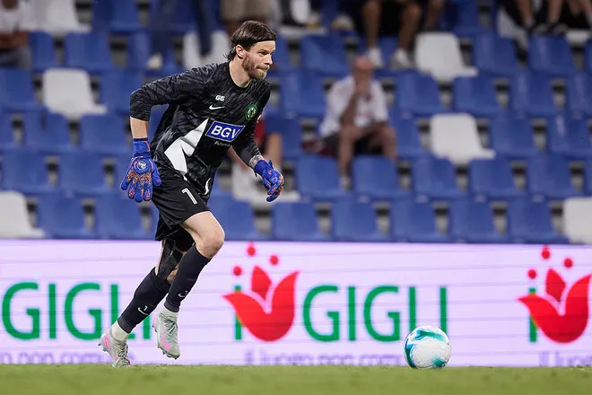 Зоря Луганськ цікавиться трансфером голкіпера лідера УПЛ — ЗМІ