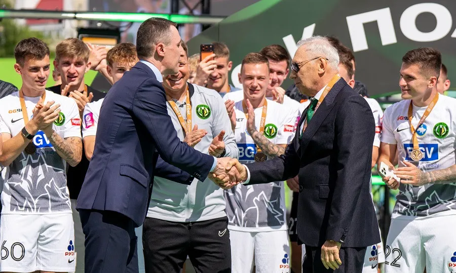 Спортивний директор Української Прем’єр-ліги вручив Поліссю бронзові медалі сезону
