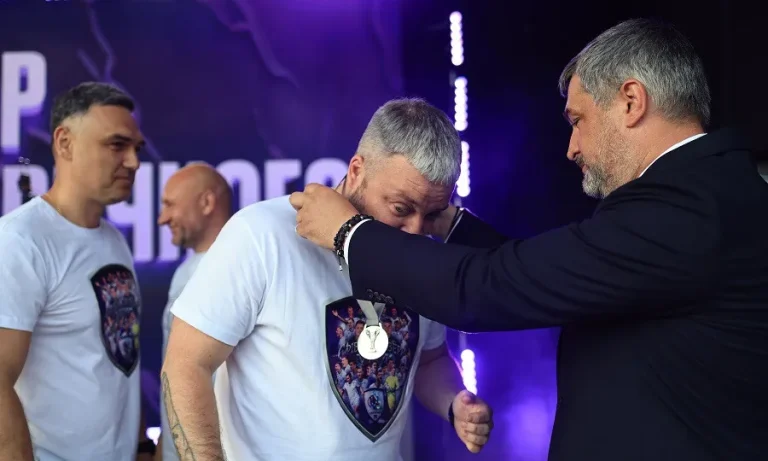 Президент УПЛ вручив ЛНЗ срібні медалі сезону Української Прем’єр-ліги