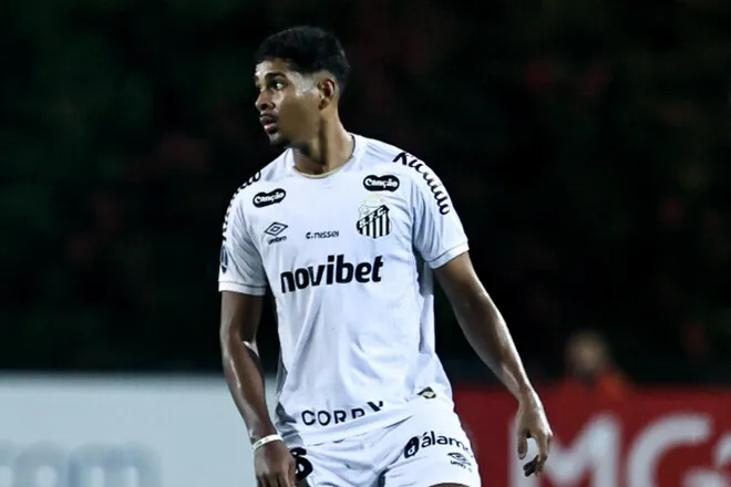 Бенфіка готова заплатити 7 млн євро за Жуана Ананіаса, гравцем цікавиться й Шахтар